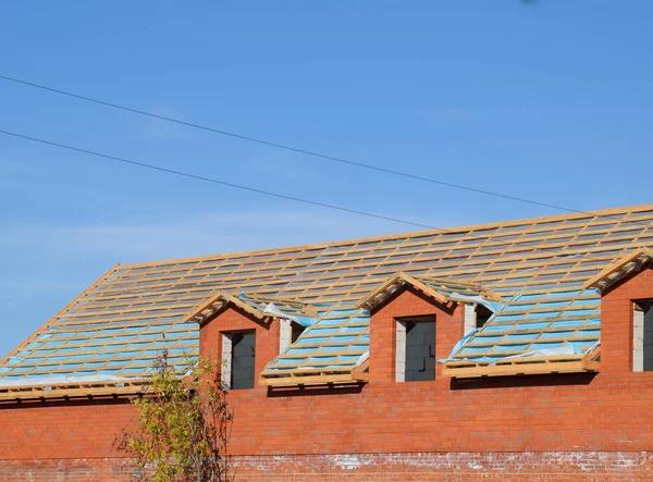 Roofing Restoration Specialists Bringing Old Roofs Back to Life